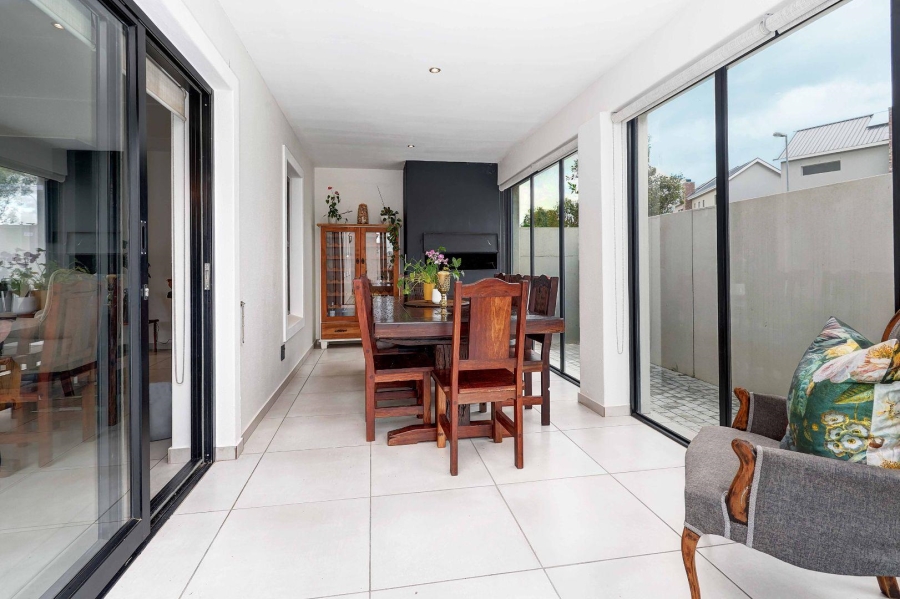 To Let 3 Bedroom Property for Rent in Graanendal Western Cape